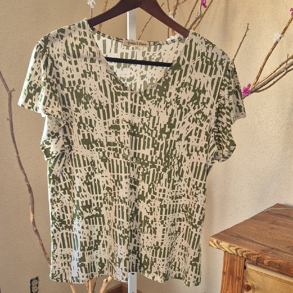 Olive and Cream Abstract Women's Plus Size Blouse - Picture 1 of 4